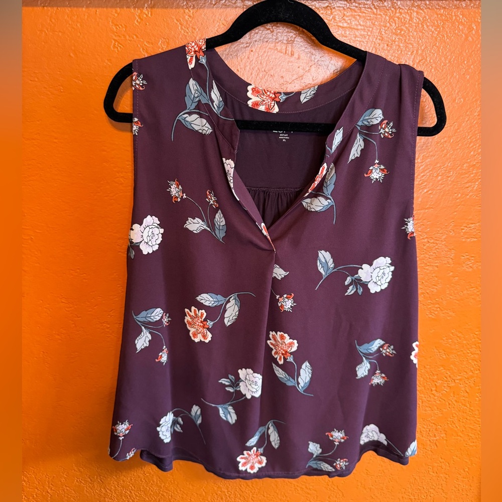 Loft sleeveless v neck floral blouse sz XL